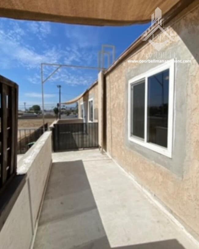 Building Photo - 265 E 2nd St