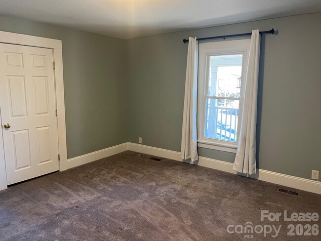 Building Photo - 15 1st St