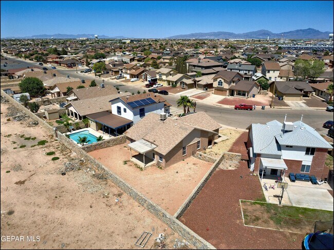 Building Photo - 4100 Tierra Venado Dr