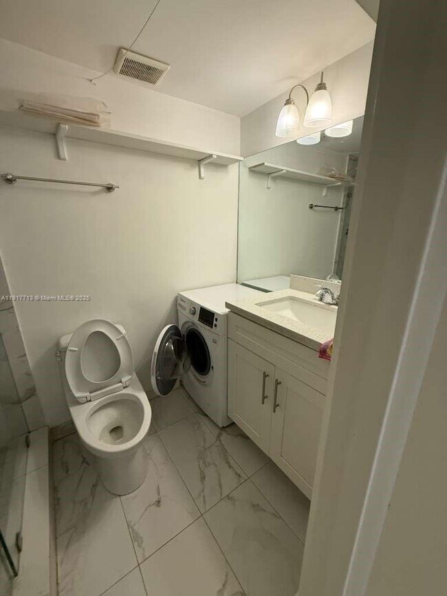 Building Photo - 6200 NE 22nd Way