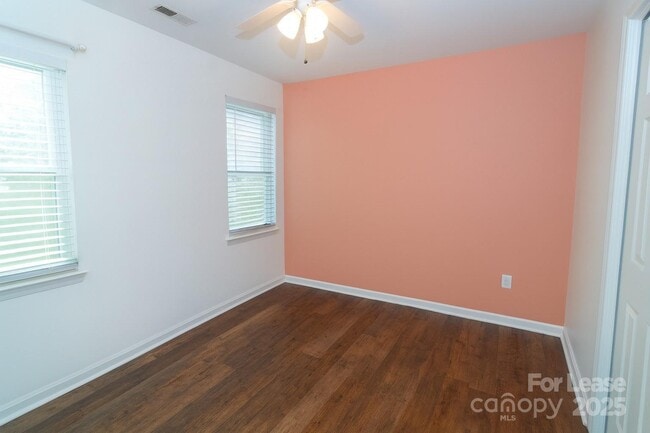 Building Photo - 131 Ashford Hollow Ln