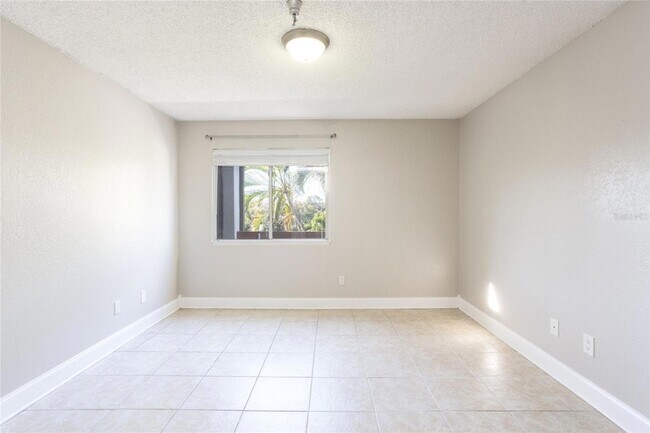 Building Photo - 10263 Gandy Blvd N