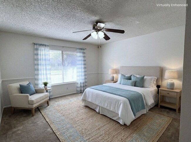 Building Photo - 4 Bedroom, 2 bath home for rent in Huntington Beach