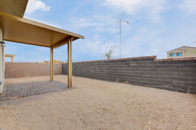 Building Photo - Stylish 3-Bedroom Home with Upgraded Kitch...