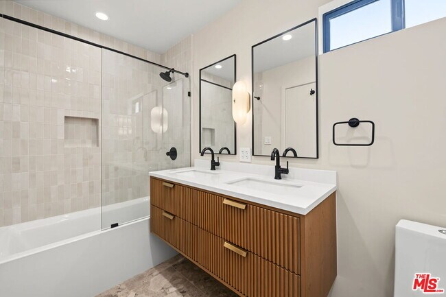 Building Photo - 5841 Whitworth Dr