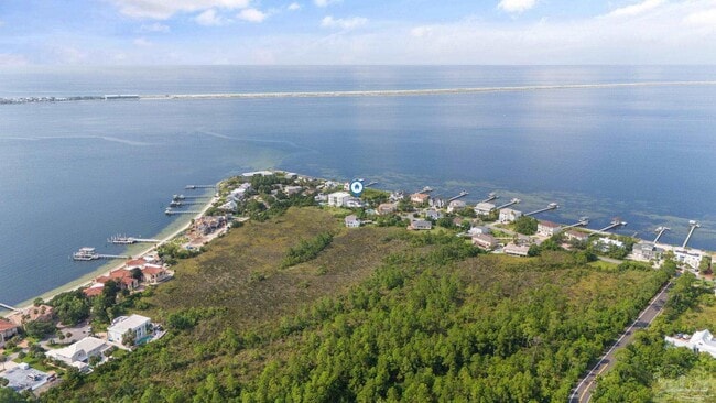 Building Photo - 500 Deer Point Dr