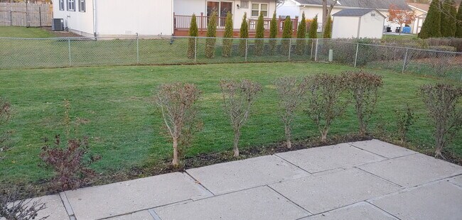 Building Photo - 266 Trowbridge Rd