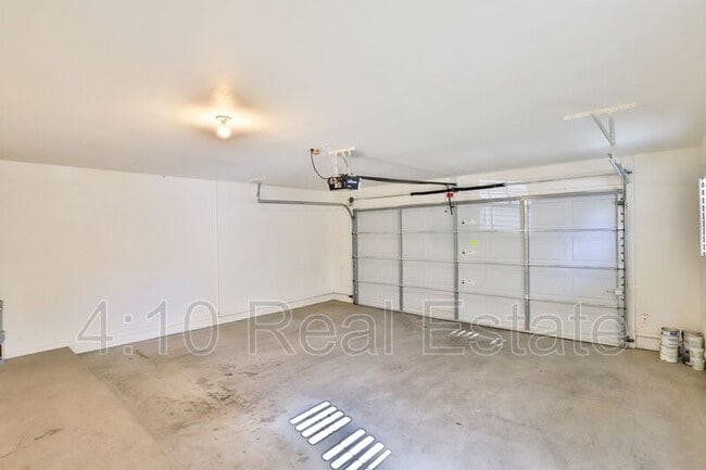 Building Photo - 4175 E Jasper Dr