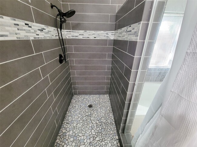 Building Photo - 5810 Forest Land Dr