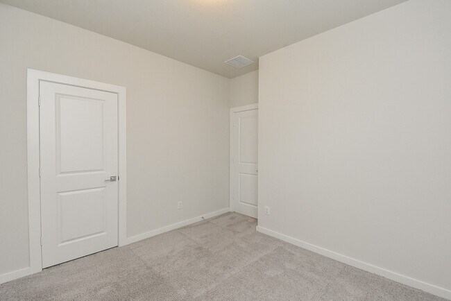 Building Photo - 3024 Myrtle Sunset Dr