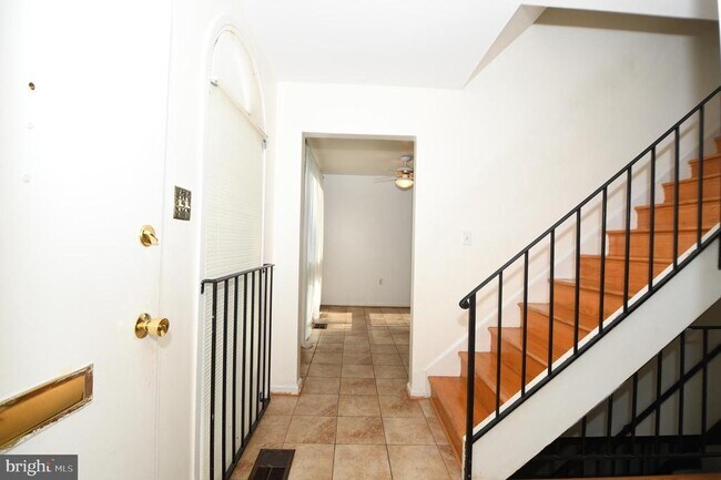 Building Photo - 8147 Inverness Ridge Rd