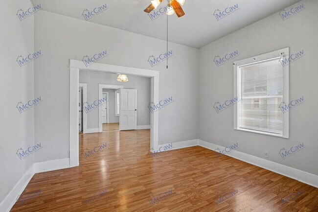 Building Photo - 419 N Grand Ave
