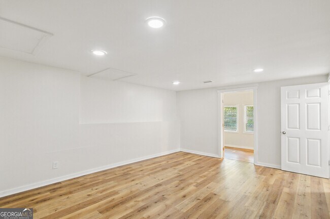 Building Photo - 2799 Brookcliff Landing NE