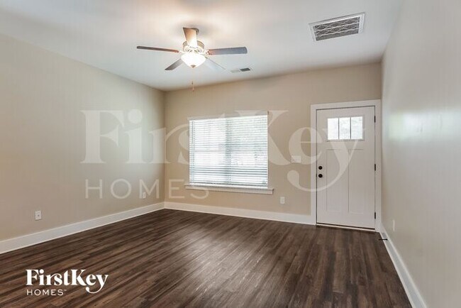 Building Photo - 2235 5th Ave S