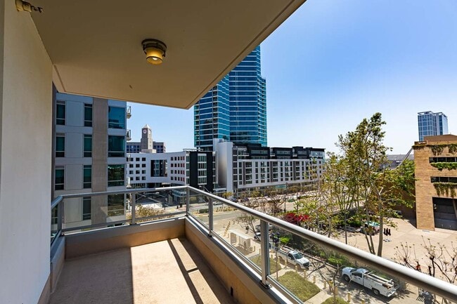 Building Photo - ***2 BED 2 BATH CONDO***PET-FRIENDLY***ASS...