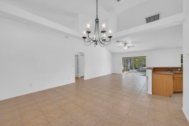 Building Photo - 214 SW Milburn Cir