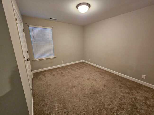 Building Photo - 312 Rowlette Cir