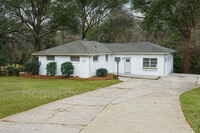 Building Photo - 2061 Rockhaven Dr