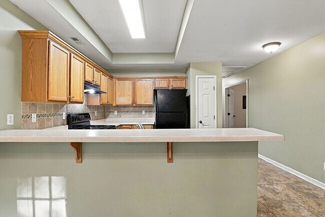 Building Photo - 5891 Southwood Pkwy