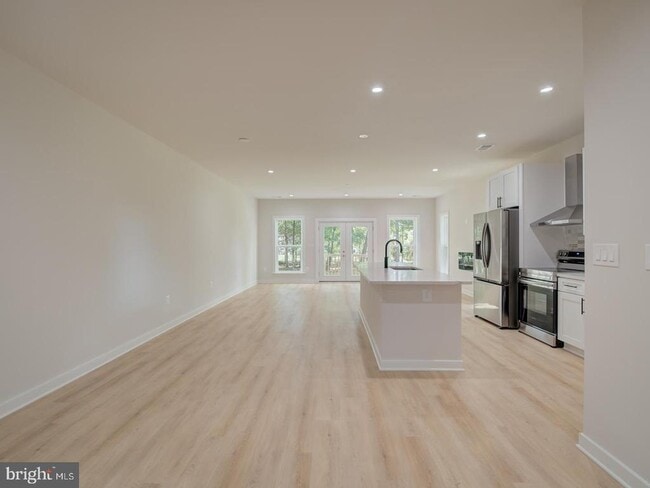 Building Photo - 14750 Jordan Ln