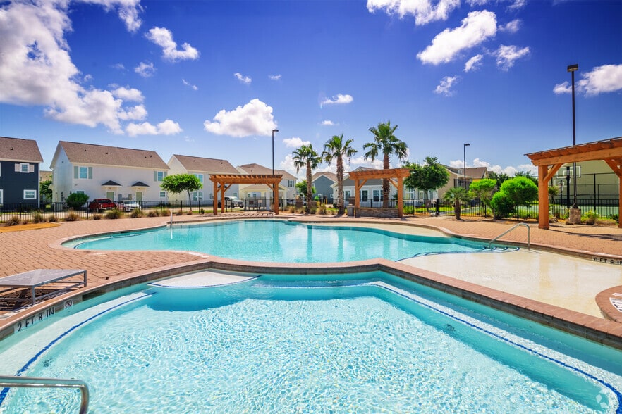 Seaglass Apartments & Townhomes 7901 Williams Dr Corpus Christi TX