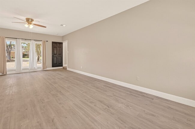 Building Photo - 1709 Coles Farm Dr