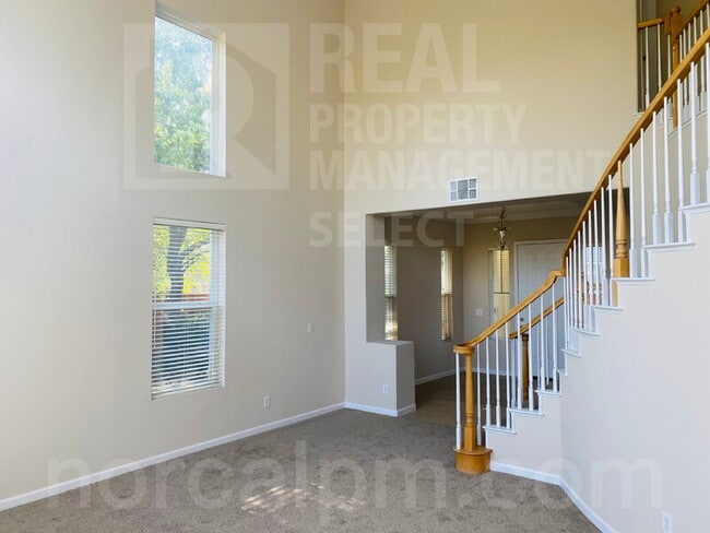 Building Photo - 116 Burgundy Ct