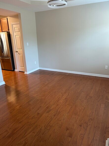 Building Photo - 8627 Fielding Cir