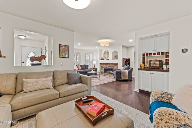 Building Photo - 19 Sarazen St