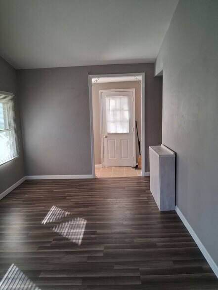 Building Photo - 5264 Whaley Dr