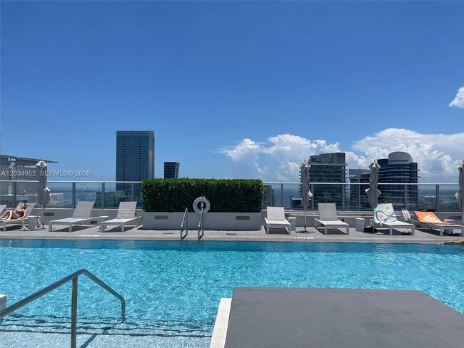 Building Photo - 1010 Brickell Ave