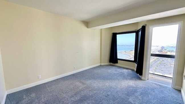 Building Photo - Stunning views of SF and the Bay from the ...