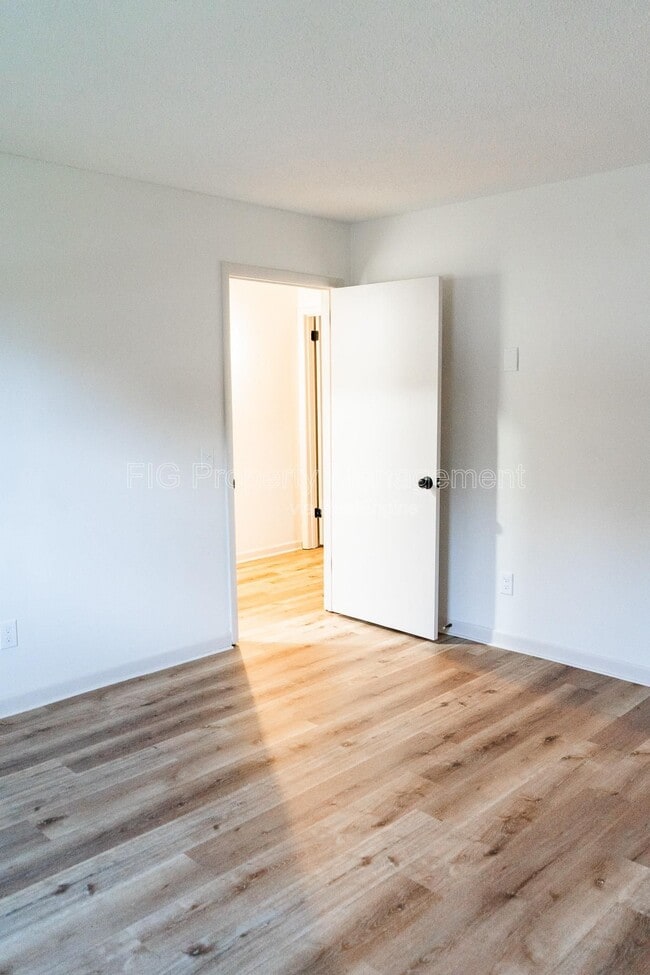 Building Photo - 3120 E Governor John Sevier Hwy