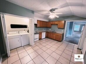 Building Photo - 4 Bed 2 Full Bath Single Family Home For-R...