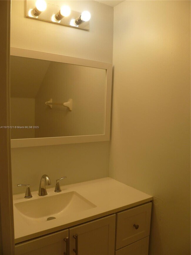 Building Photo - 4252 SW 156th Ave