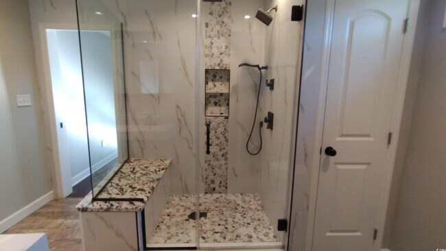 Building Photo - 710 Yucca Ave