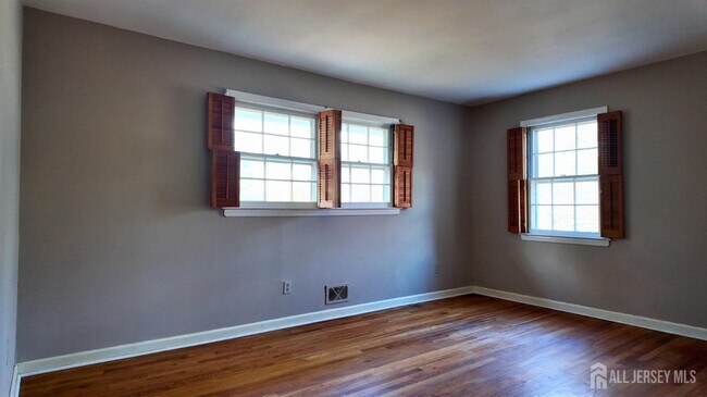 Building Photo - 221 Wyckoff Ave