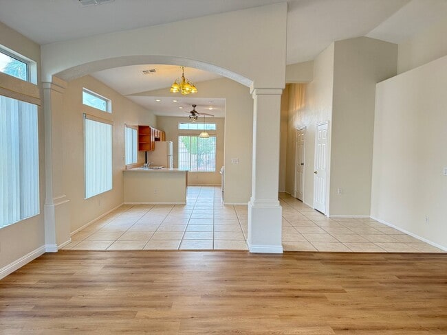 Building Photo - Charming one-story, 3-bedroom house