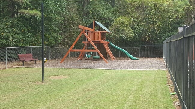 Building Photo - 4BR/3BA on Large Private Wooded Lot- Woodstock