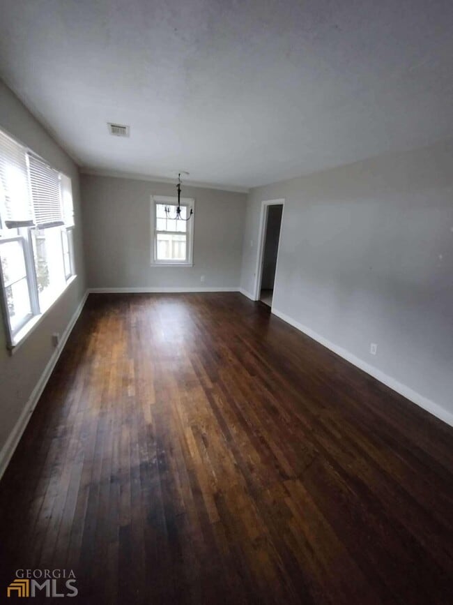 Building Photo - 1433 Meadowlark Dr