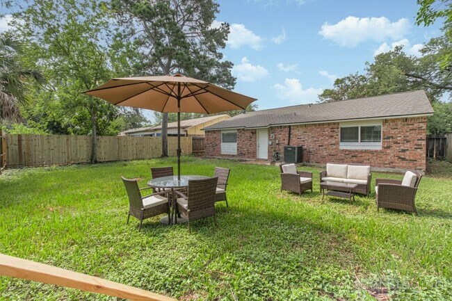 Building Photo - 16722 Moary Firth Dr