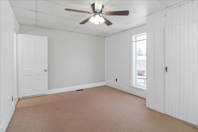 Building Photo - short term lease available