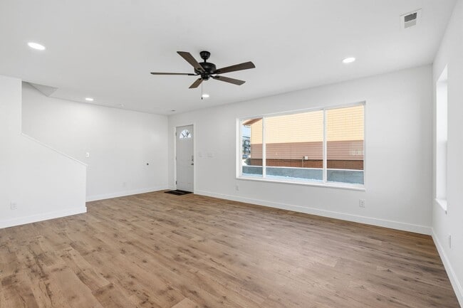 Building Photo - 225 Clymer Rd