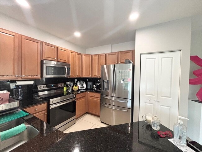 Building Photo - 401 NE 194th Ln