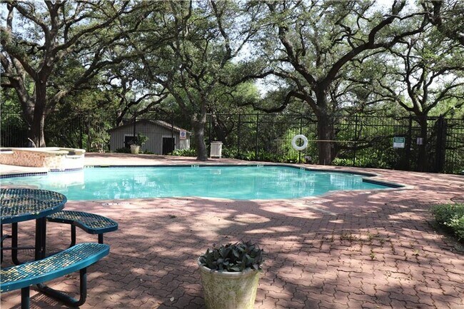 Building Photo - Edgecreek Condo for Lease