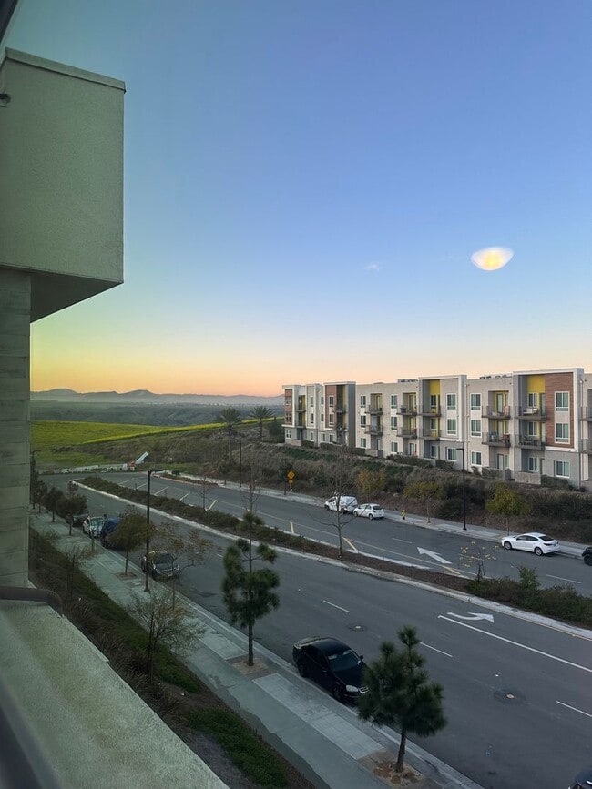 Building Photo - 1812 Mint Ter