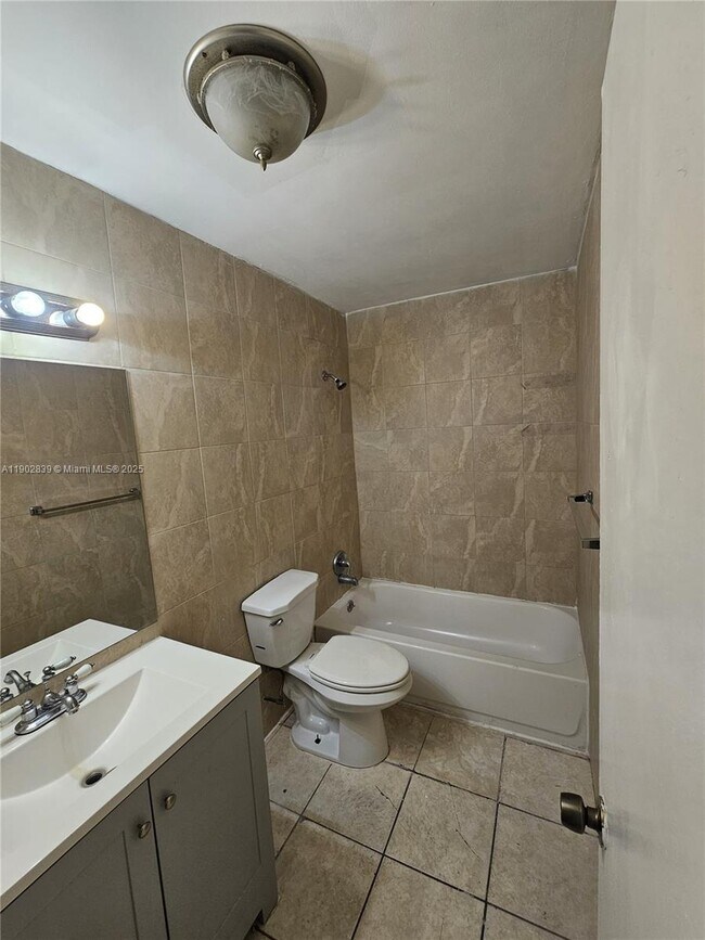 Building Photo - 6029 SW 34th St