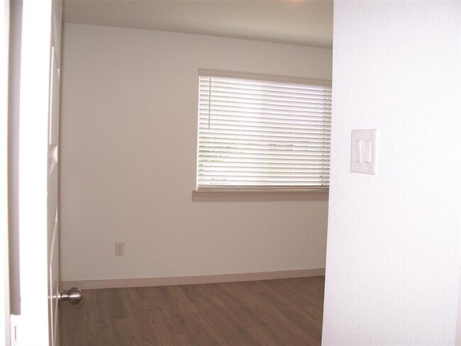 Building Photo - 819 Teal Moon Dr