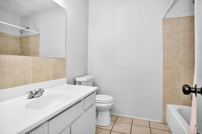Building Photo - 9541 Clanton St