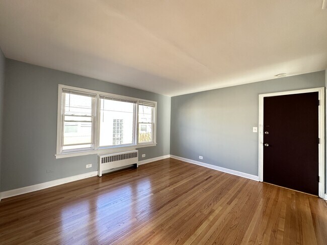 Building Photo - 6707 N California Ave